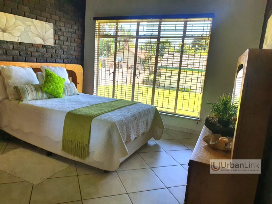 4 Bedroom Property for Sale in Safari Gardens North West